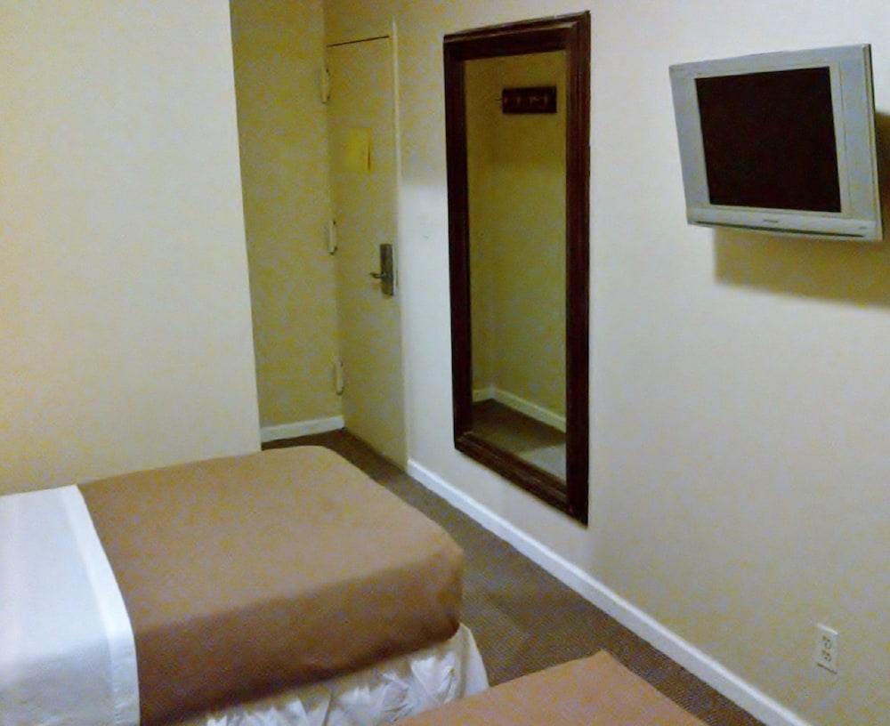 2 Twin Size Beds photo 2
