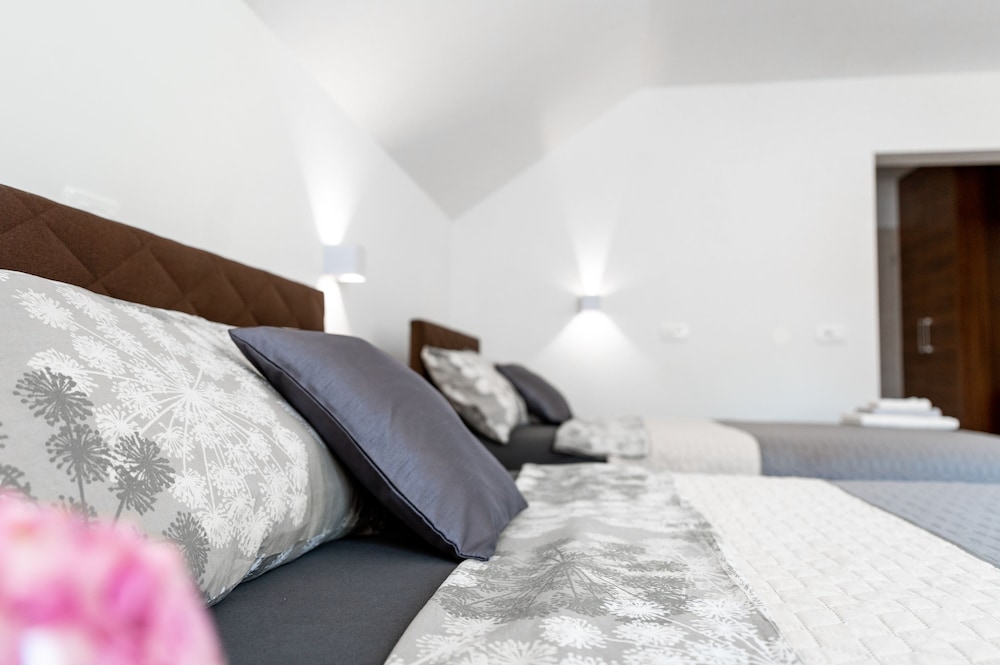 Business Triple Room, 1 Bedroom photo 1