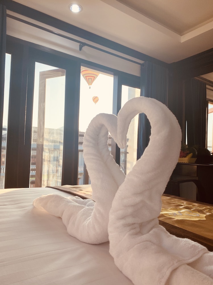 Deluxe Double With Balcony - Photo 4