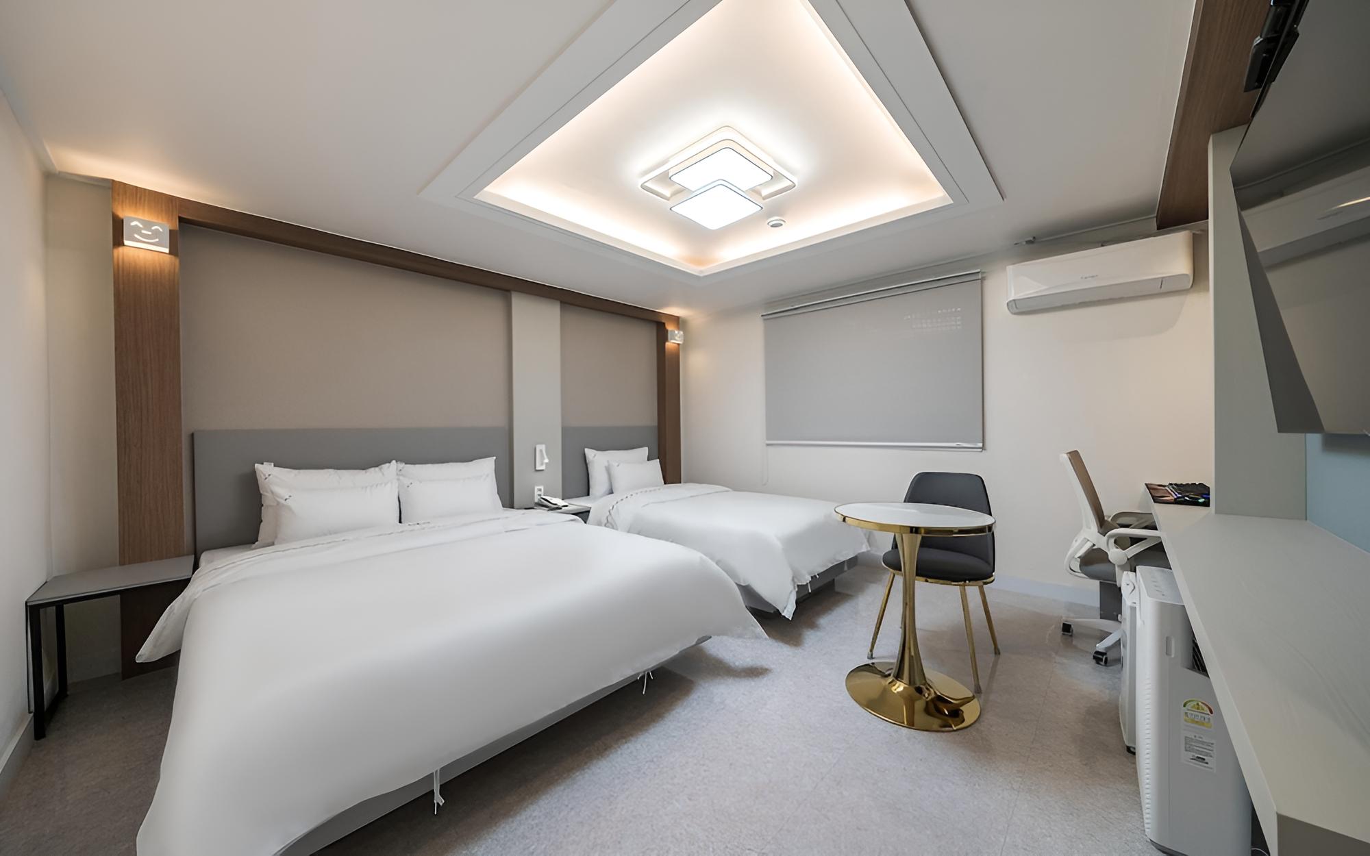 Room (Deluxe two beds (air purifier king si) photo 1