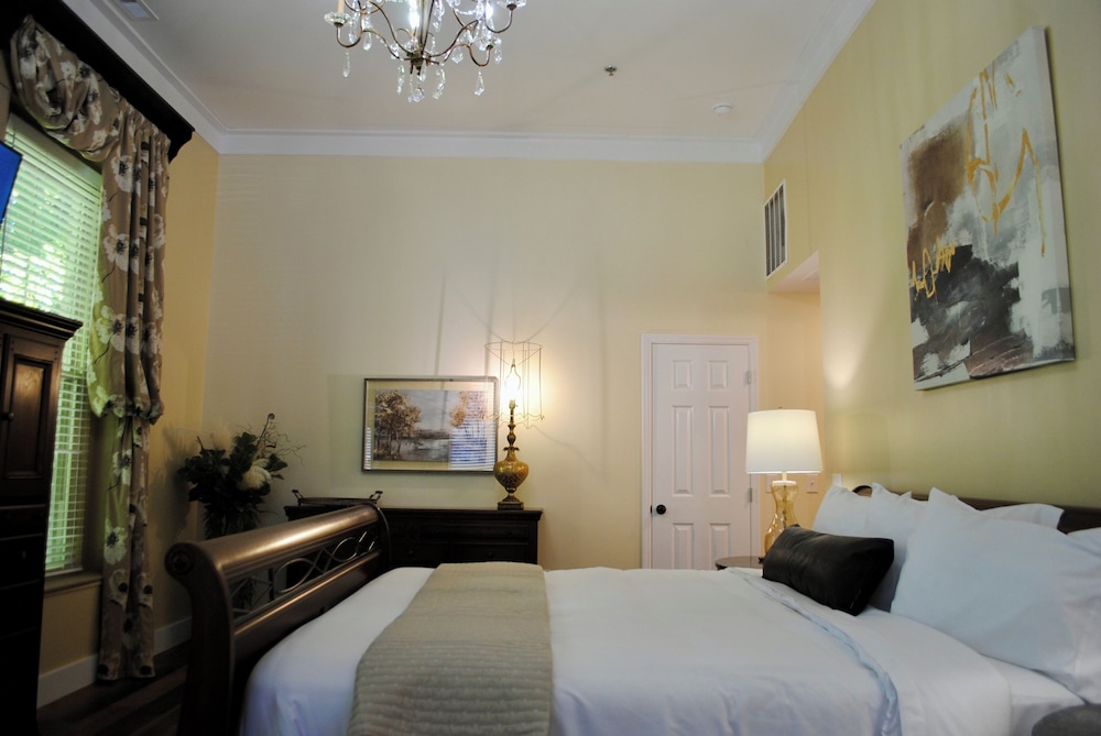Luxury Single Room, 1 King Bed, Non Smoking, City View