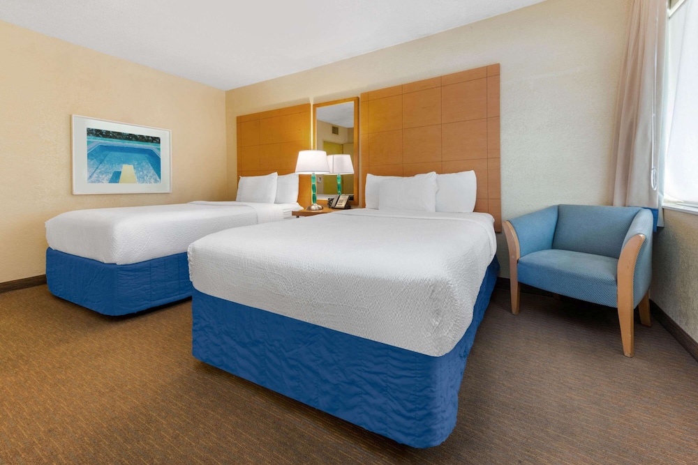 Room, 2 Double Beds, Accessible, Non Smoking (Mobility/Hearing Impaired Accessible) photo 2