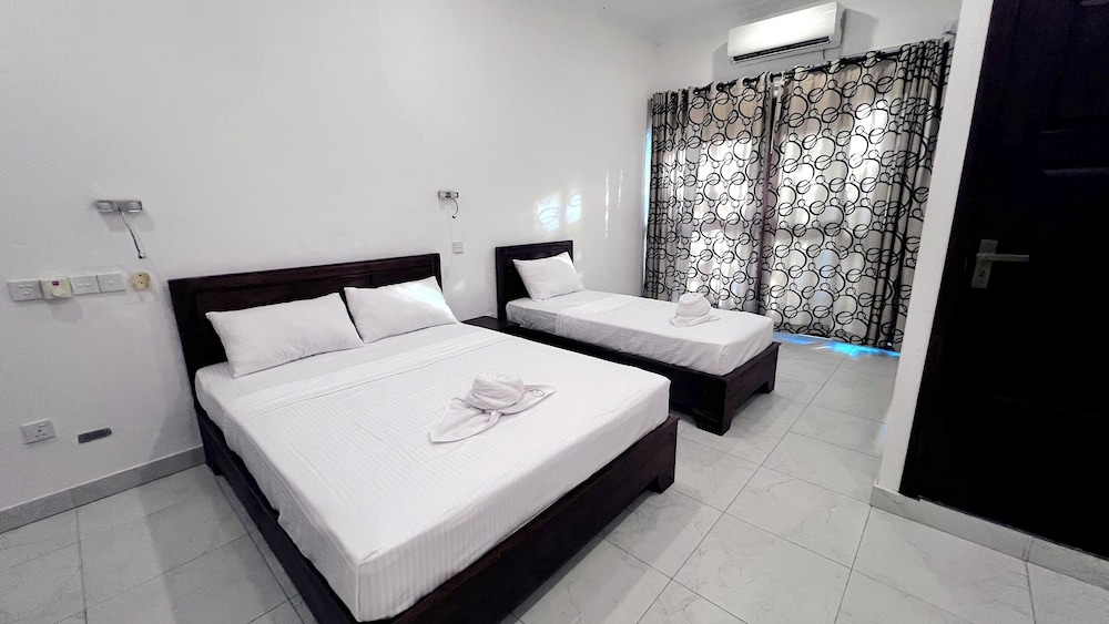 Standard Room, 1 King Bed