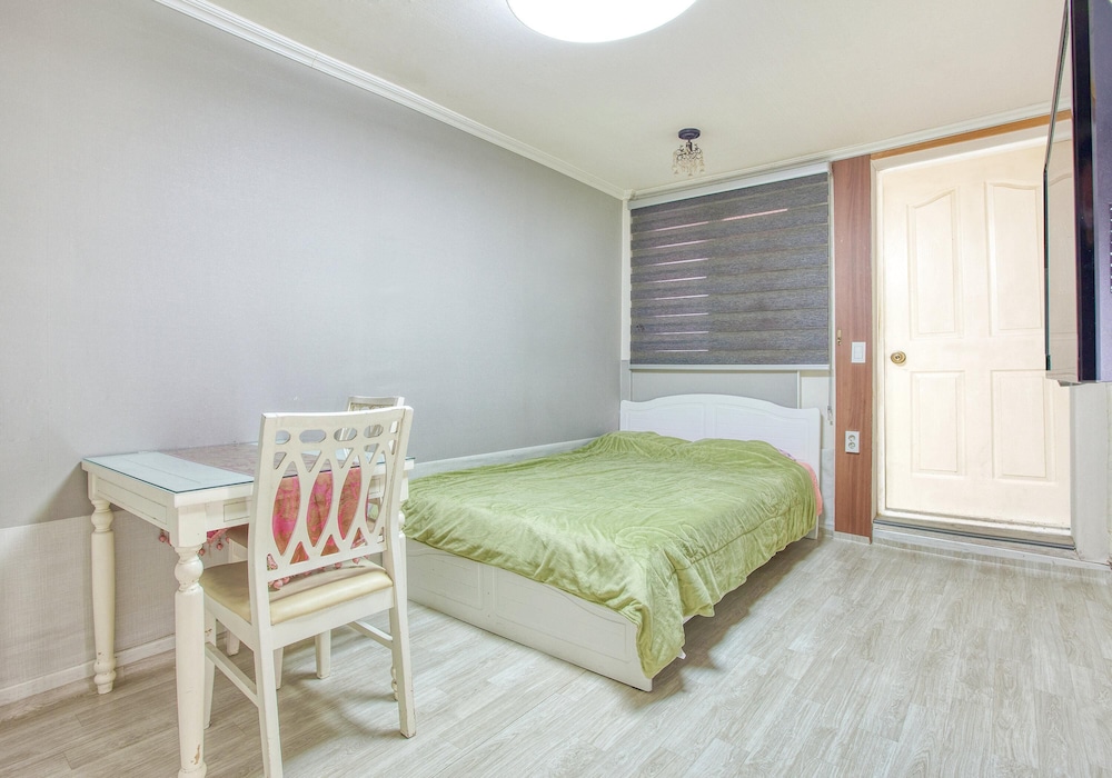 Basic Room, 1 Bedroom (Pulipsarang)