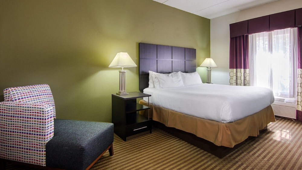Suite, 1 King Bed with Sofa bed (Extra Floor Space) - Photo 3