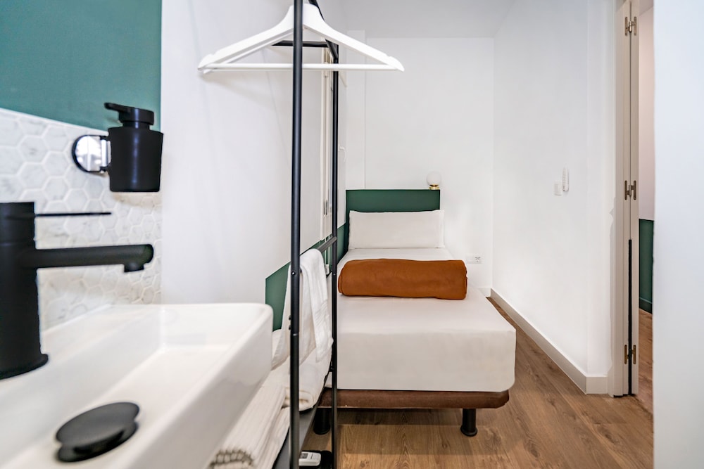 Single Room photo 2