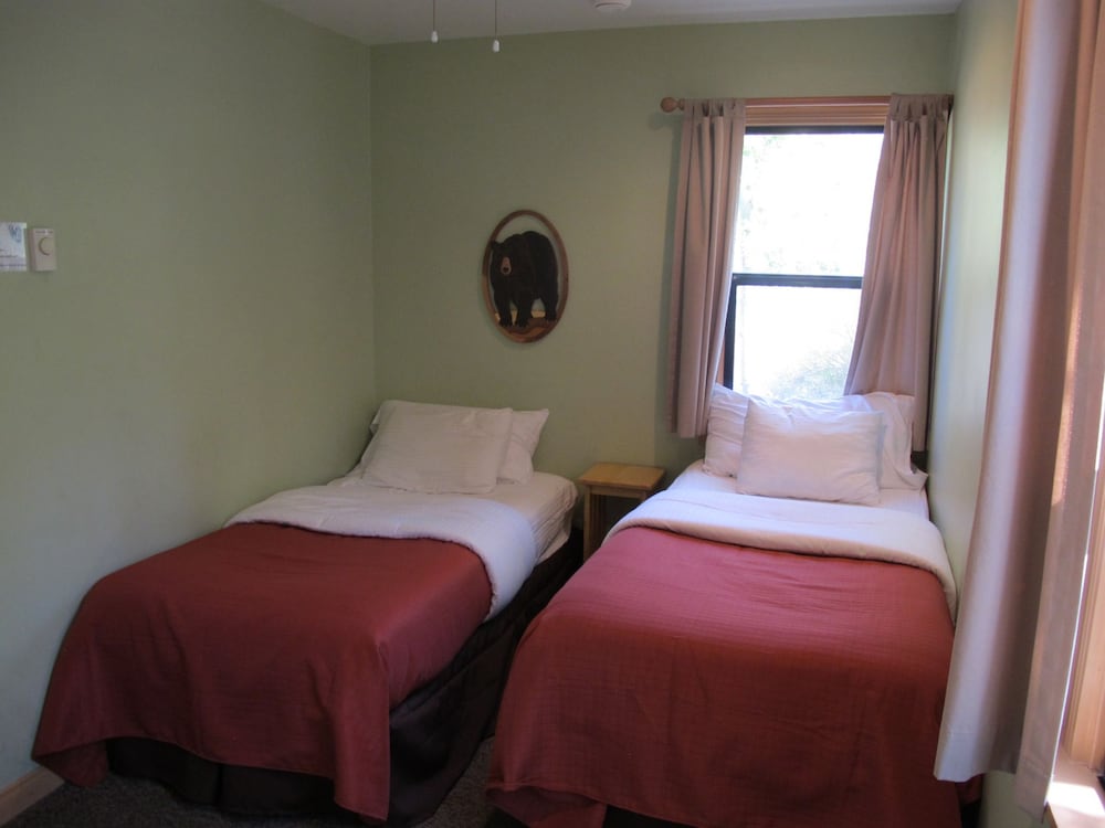 Deluxe Cabin, 2 Bedrooms (Dolly Varden)