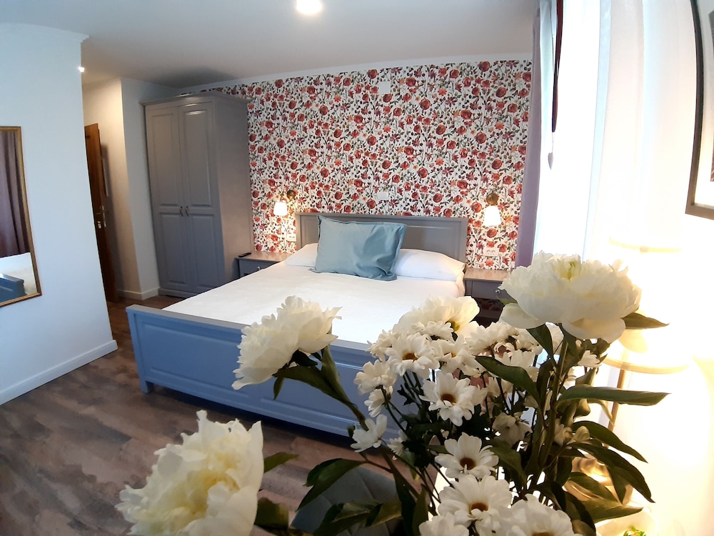 Comfort Room ROSES