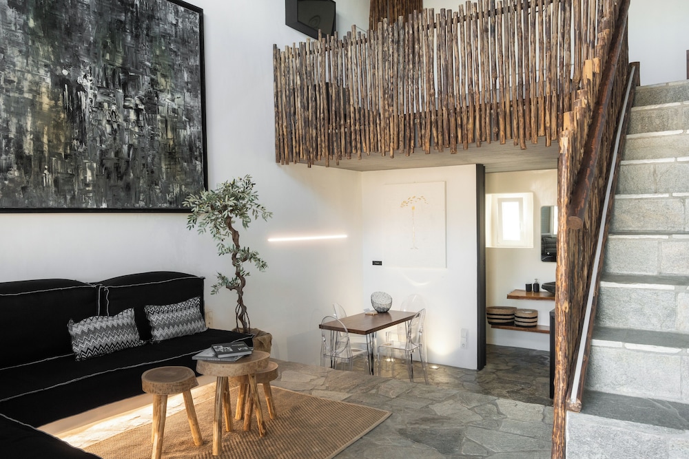 Executive House, Pool View