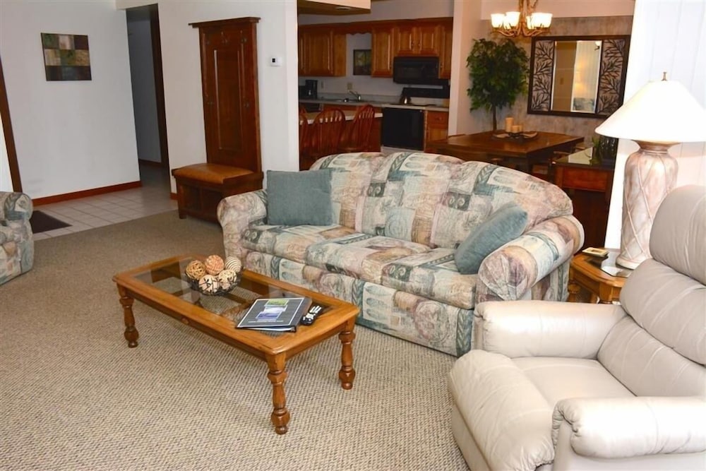 Condo, 2 Bedrooms photo 1