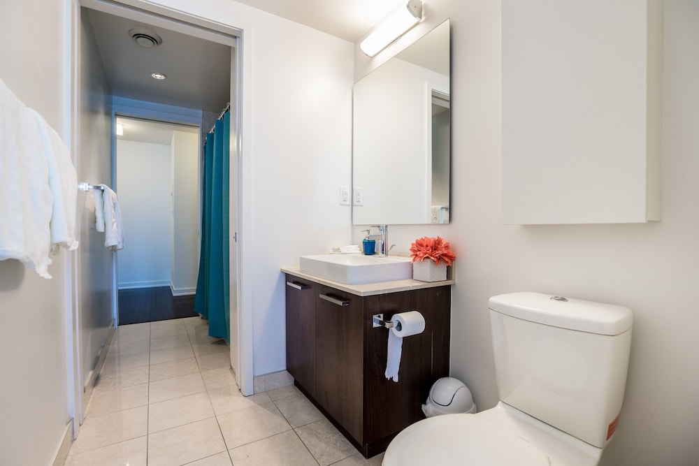 Aaira Suites at 65 Bremner Blvd, Foto 5