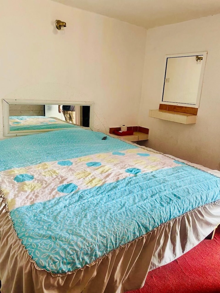 Basic Room photo 2