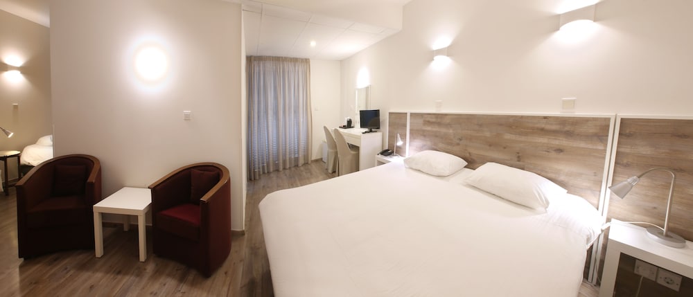 Quadruple Room - Photo 4