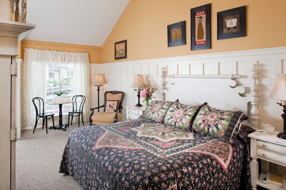 203 Village Room, Private Bathroom