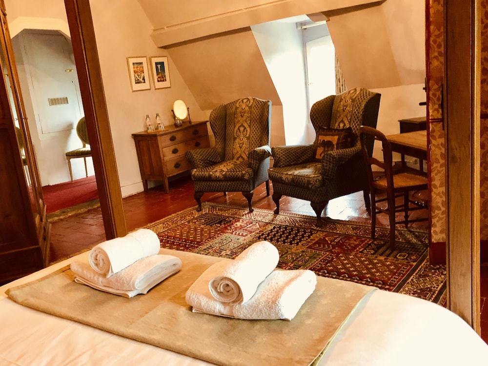 Classic Double Room, 1 King Bed, Ensuite photo 3