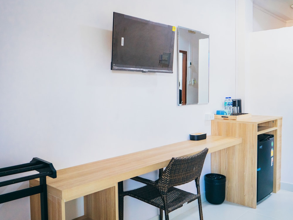 Superior Twin Room, City View photo 1