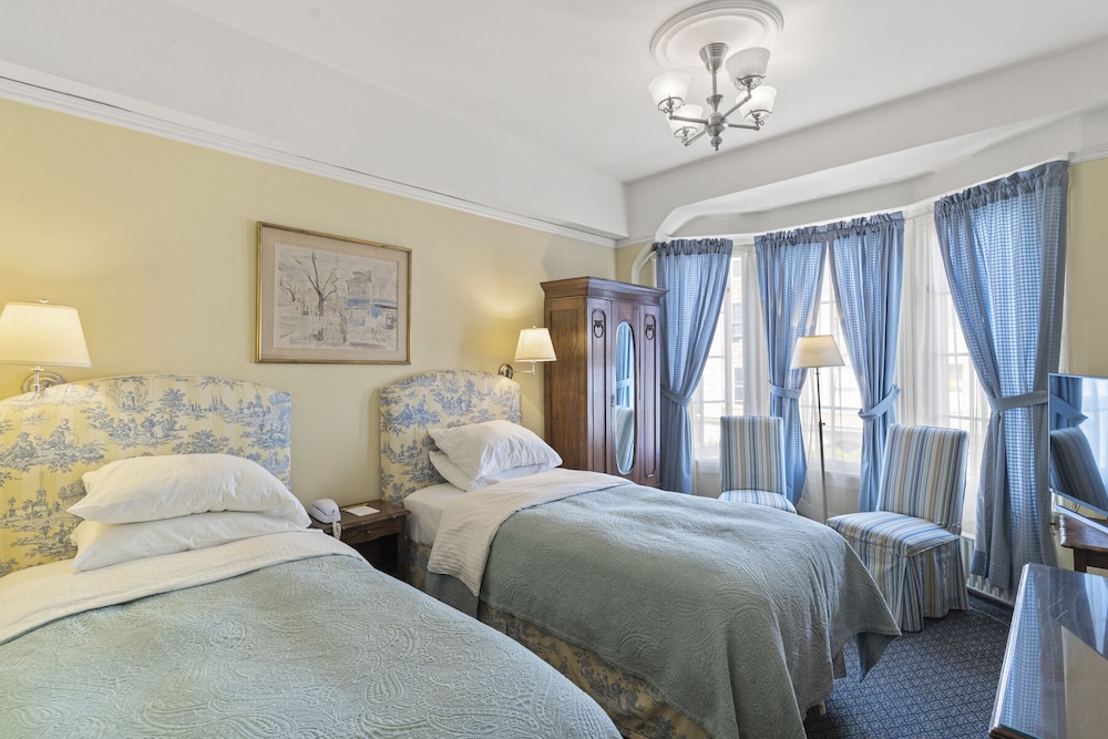 Room, 2 Twin Beds, Private Bathroom - Photo 2