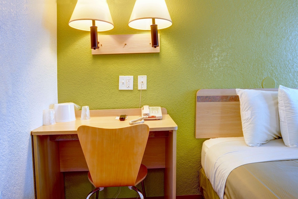 Deluxe Room, 1 Double Bed, Non Smoking photo 2