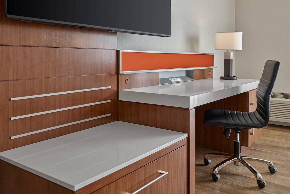 Executive Room, 1 King Bed - Photo 1