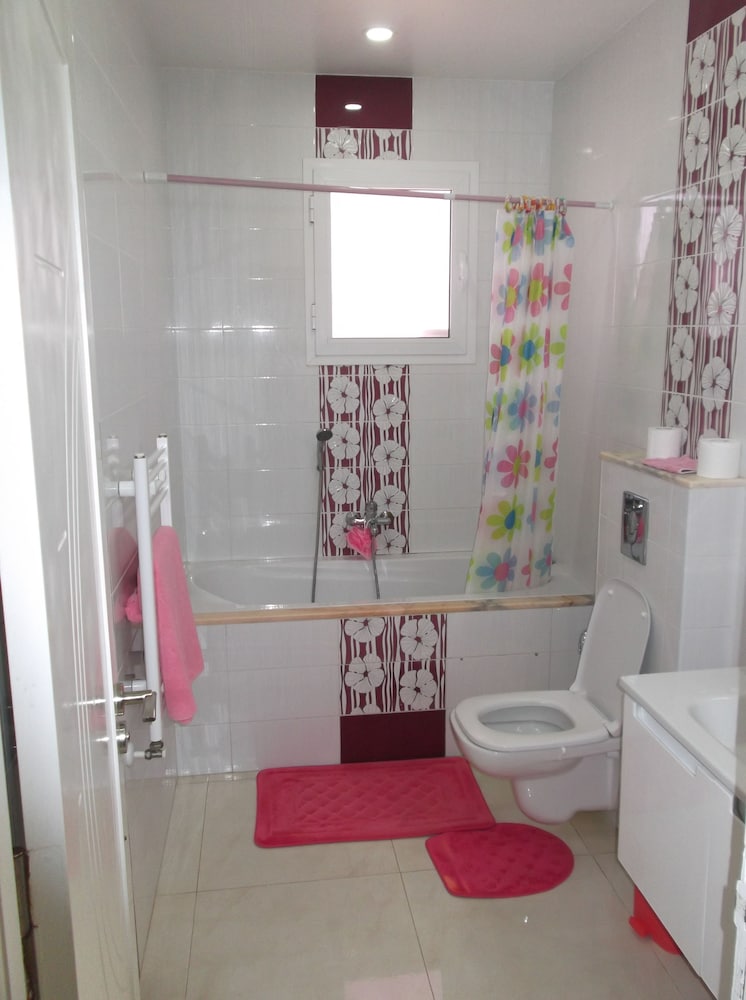Deluxe Apartment, 2 Bedrooms, City View photo 2