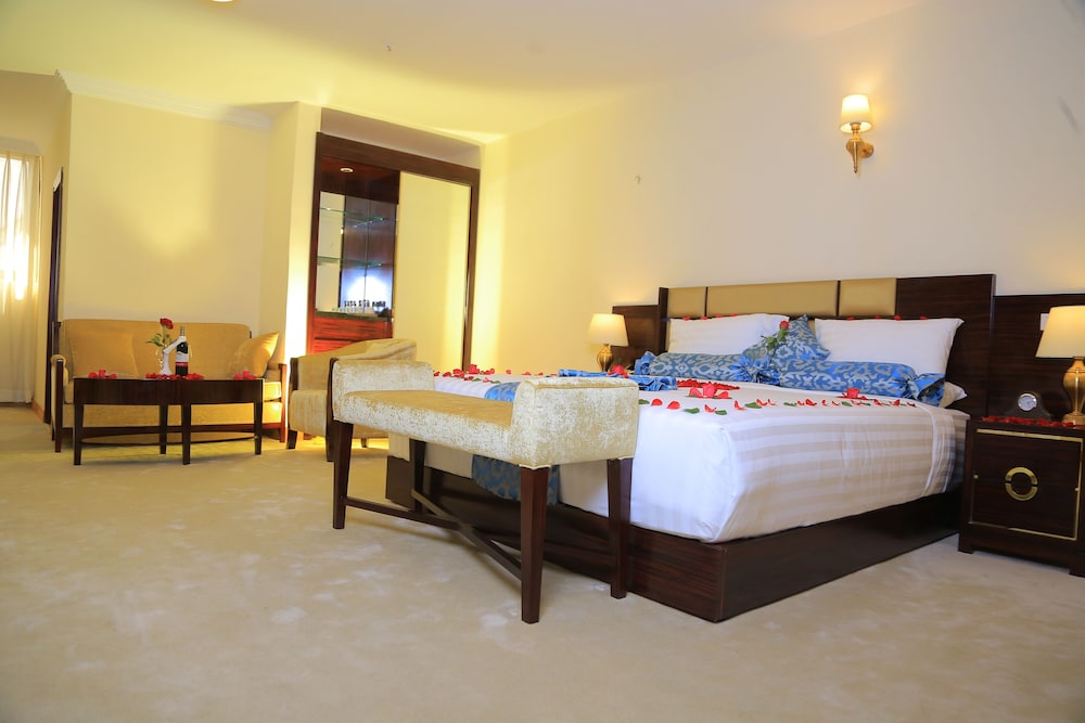 Luxury Suite photo 3