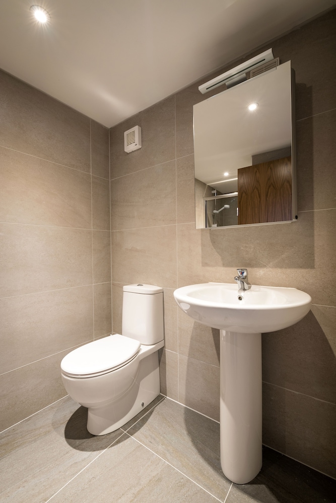 Superior Double Room, Ensuite (Large Double Room) photo 3
