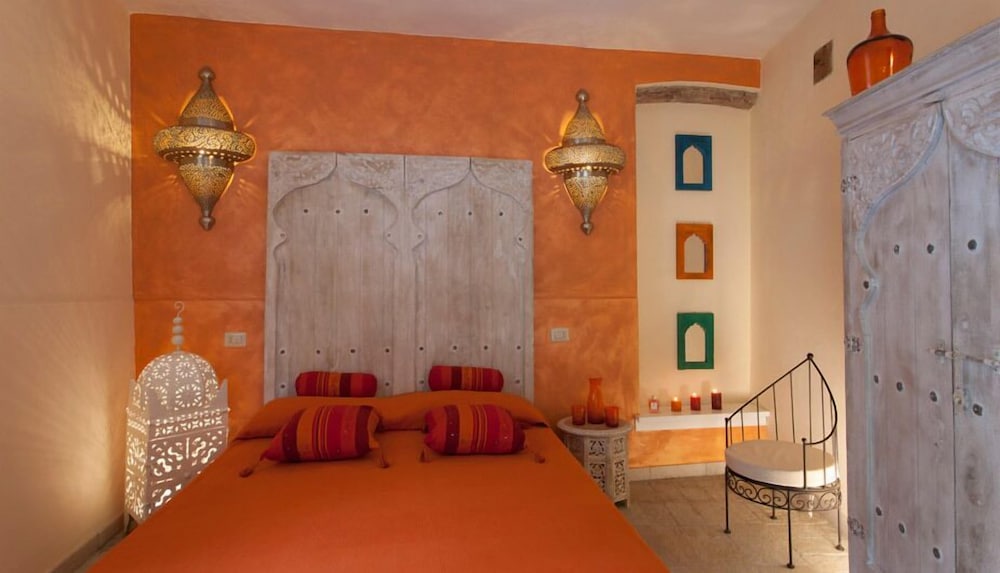 Quadruple Room (Granada) photo 2