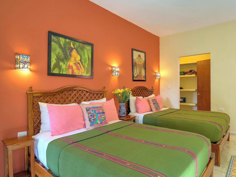 Room, 2 Queen Beds, Garden View