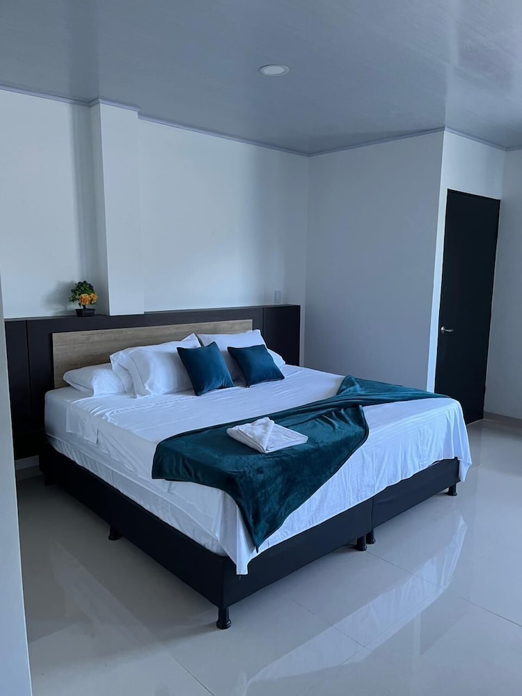 Deluxe Room, Beach View photo 3