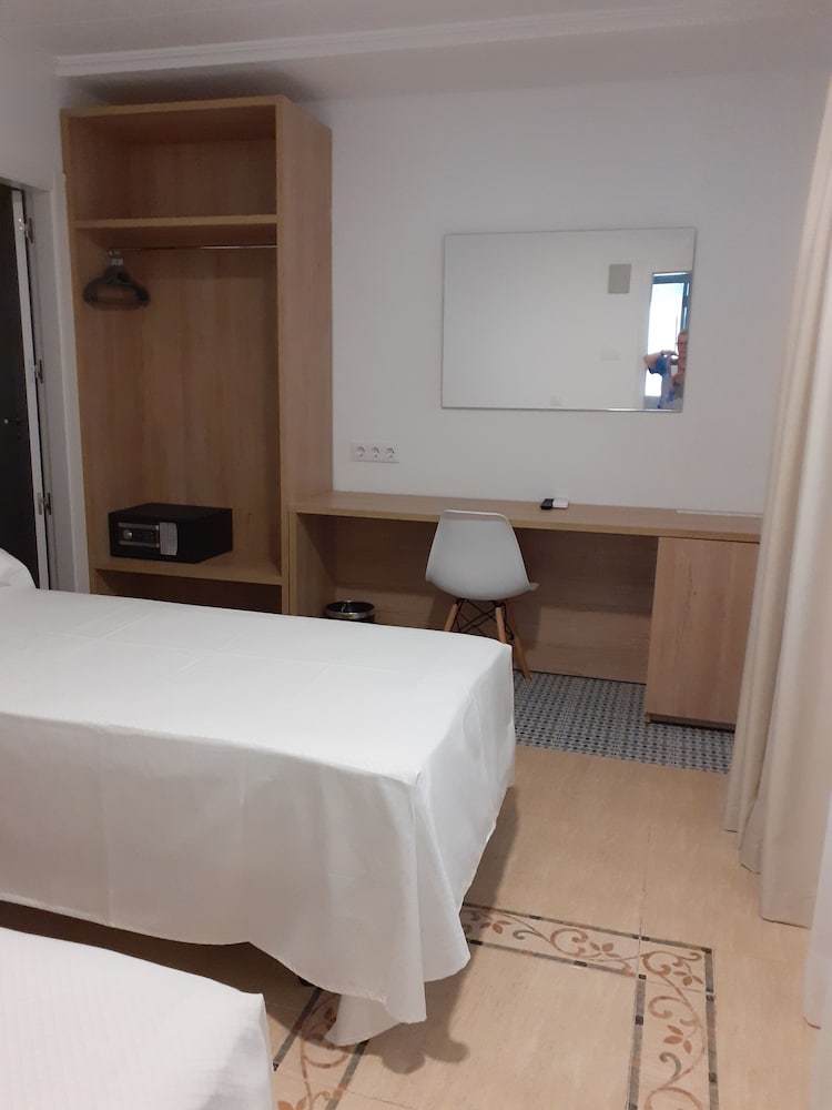 Double or Twin Room, Courtyard View, Courtyard Area (2 people) - Photo 3