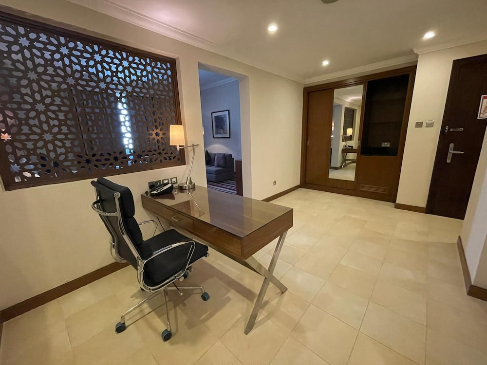 Deluxe Double or Twin Room - Photo 14