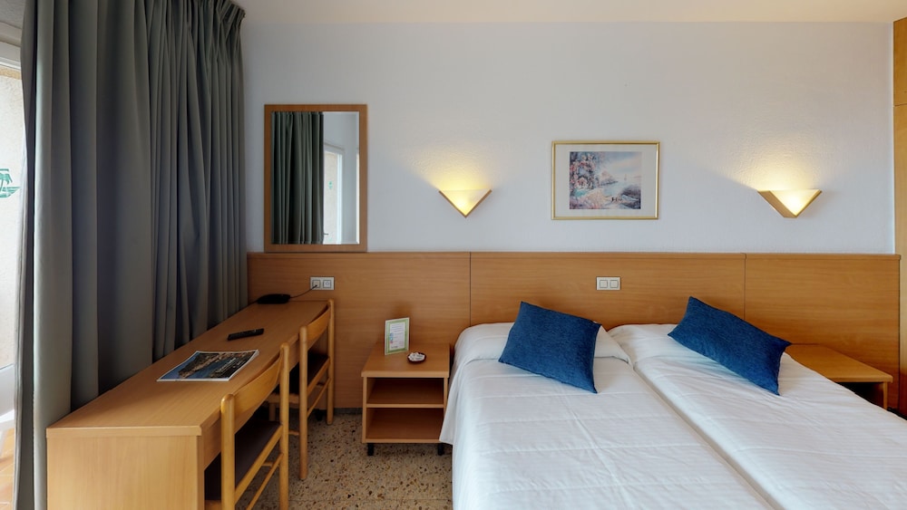 Economy Double Room, Balcony - Photo 2