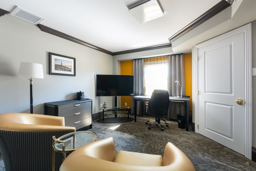 Executive Room, 1 Queen Bed - Photo 2