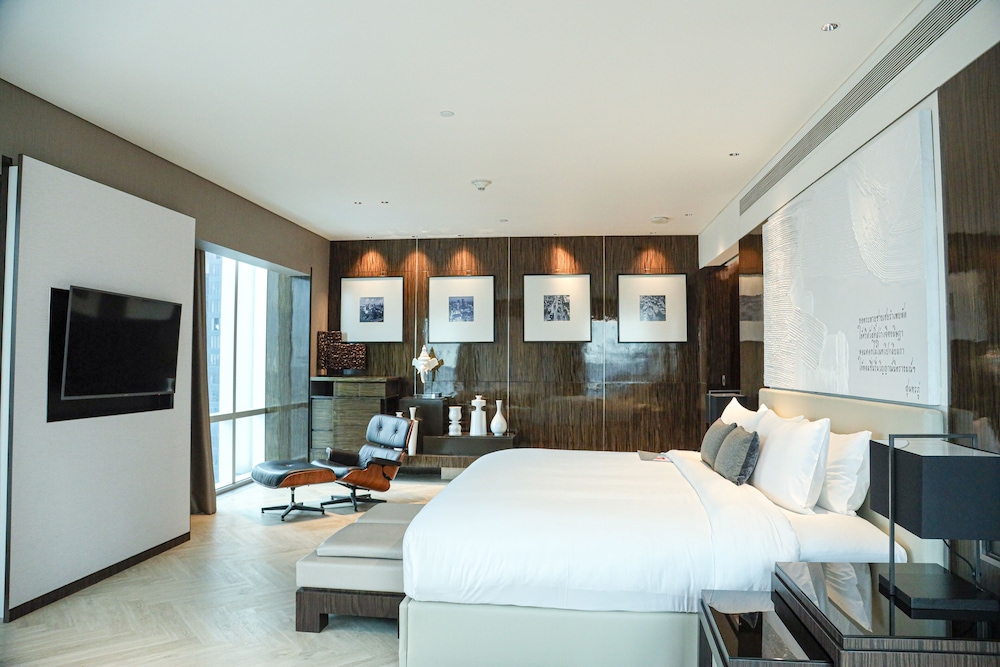 Presidential Suite, 1 King Bed, Corner