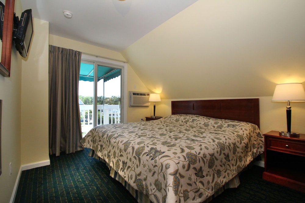 Suite, 1 Bedroom, Kitchen, Third Floor