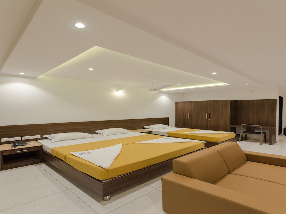 Triple Room, Multiple Beds, Non Smoking photo 1
