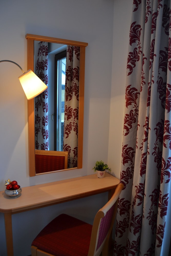 Standard Double Room - Photo 6