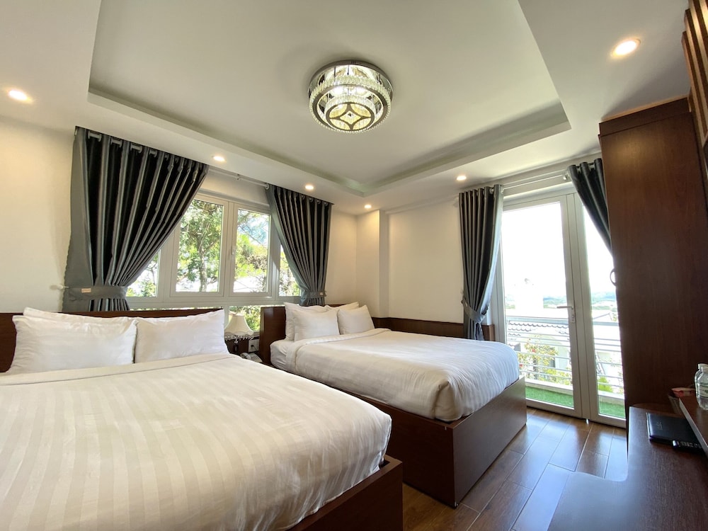 Deluxe Quadruple Room