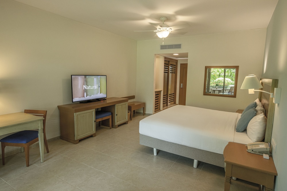 Premium Room (Tropical View) photo 1