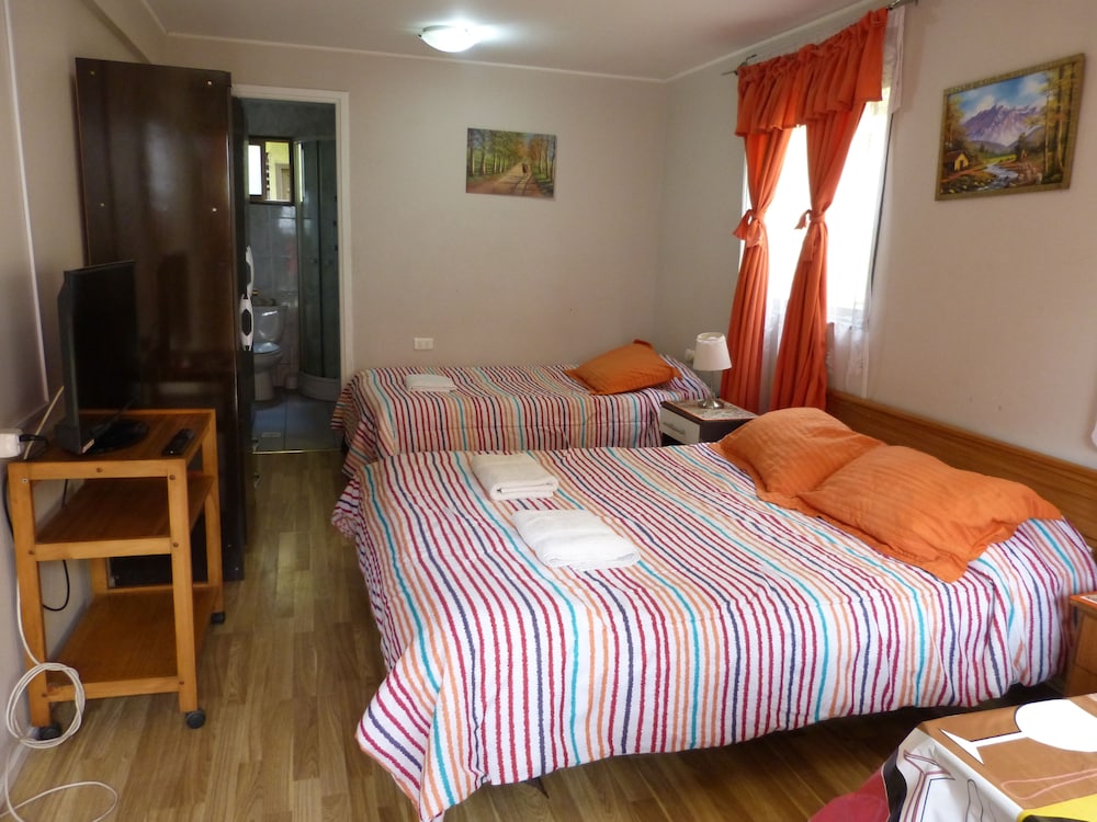 Triple room with 1 double bed and 1 single bed photo 1