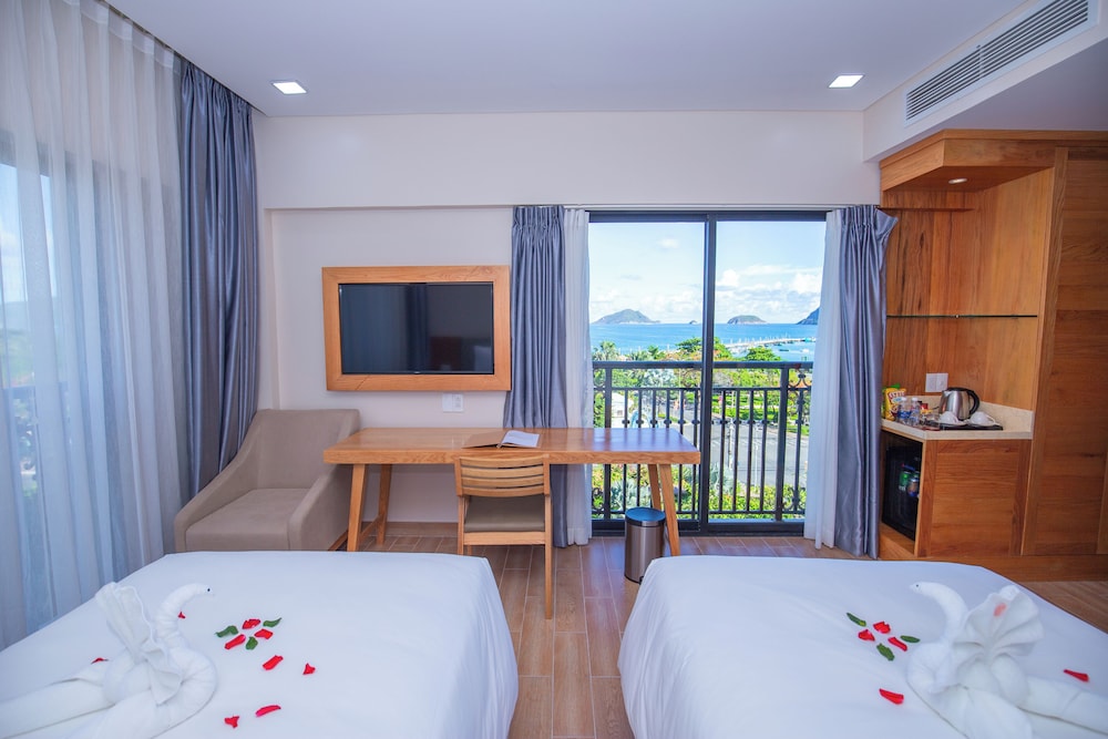 Deluxe Twin Room, Sea View photo 2