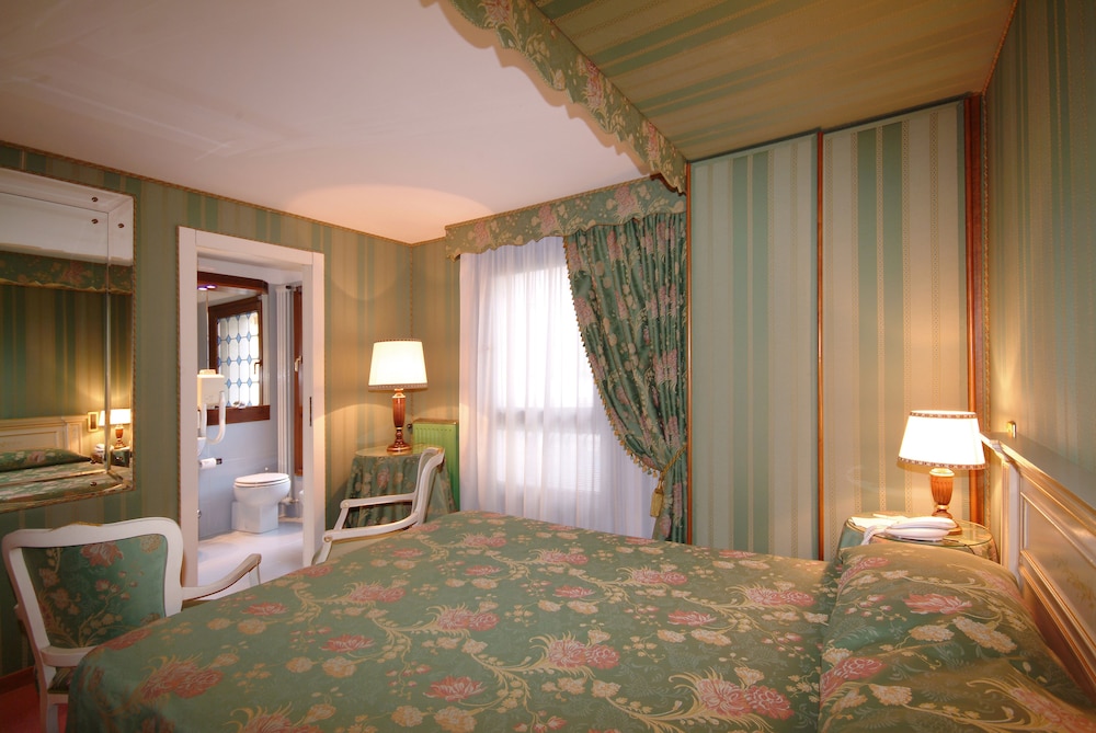 Double or Twin Room, Canal View