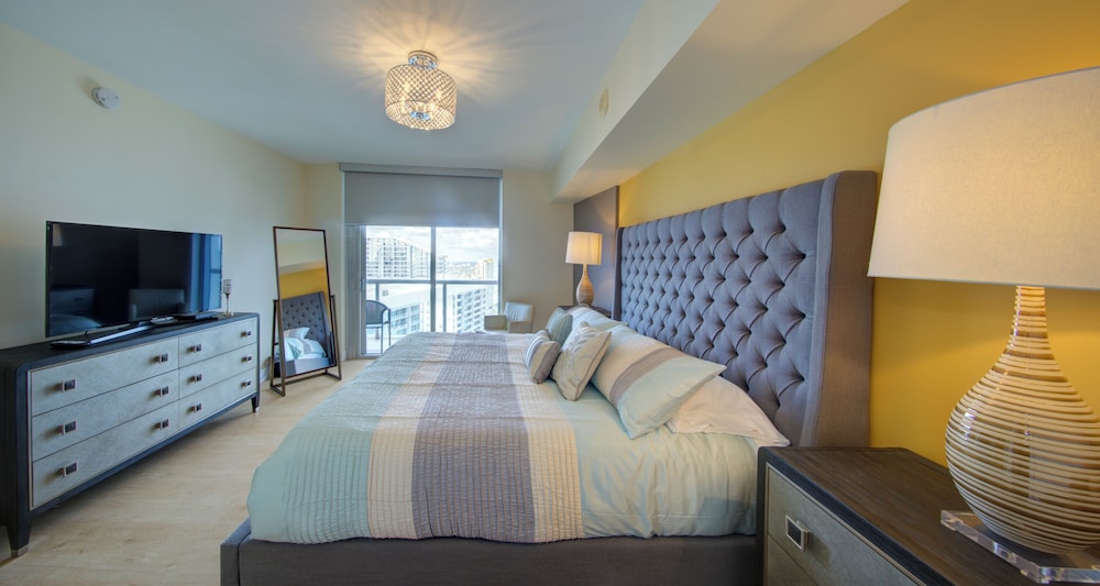 Boutique Apart, 1 King & Sofa Bed, Sauna, River/City Views, Balcony4606