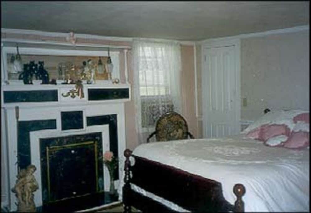 Holly Room photo 3