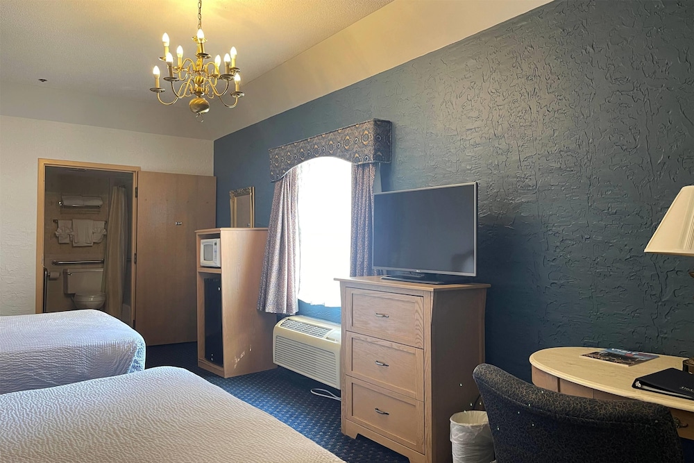 Room, 2 Queen Beds, Non Smoking - Photo 2