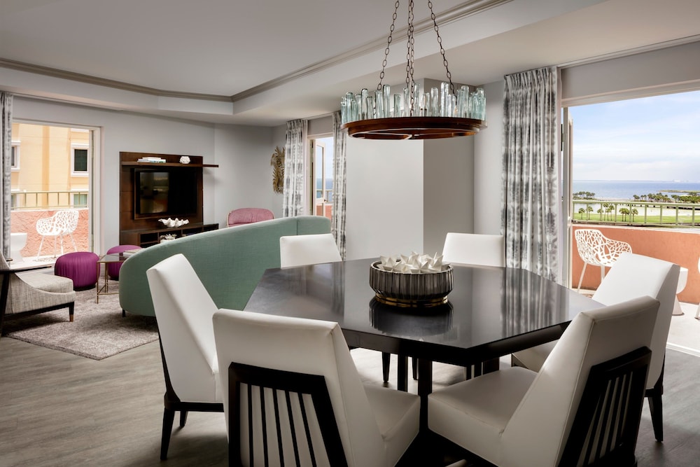 Suite, 1 Bedroom, Tower (View) - Photo 8