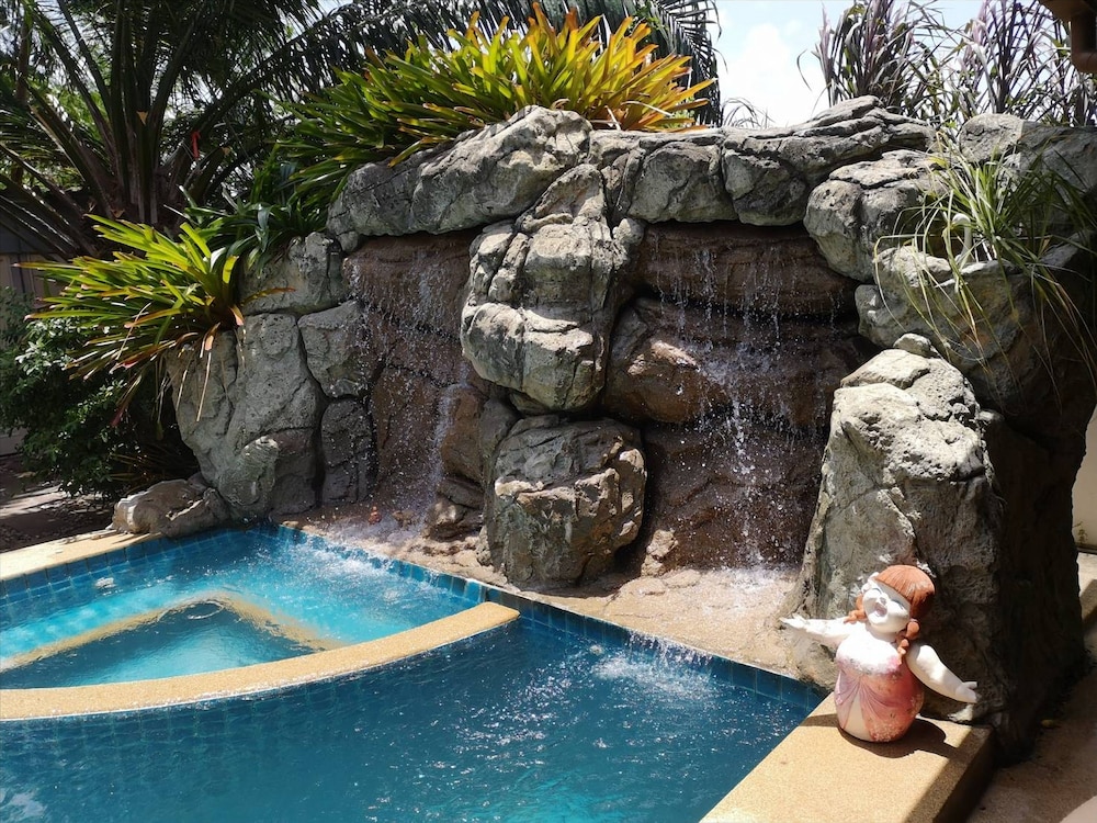 Villa photo 3