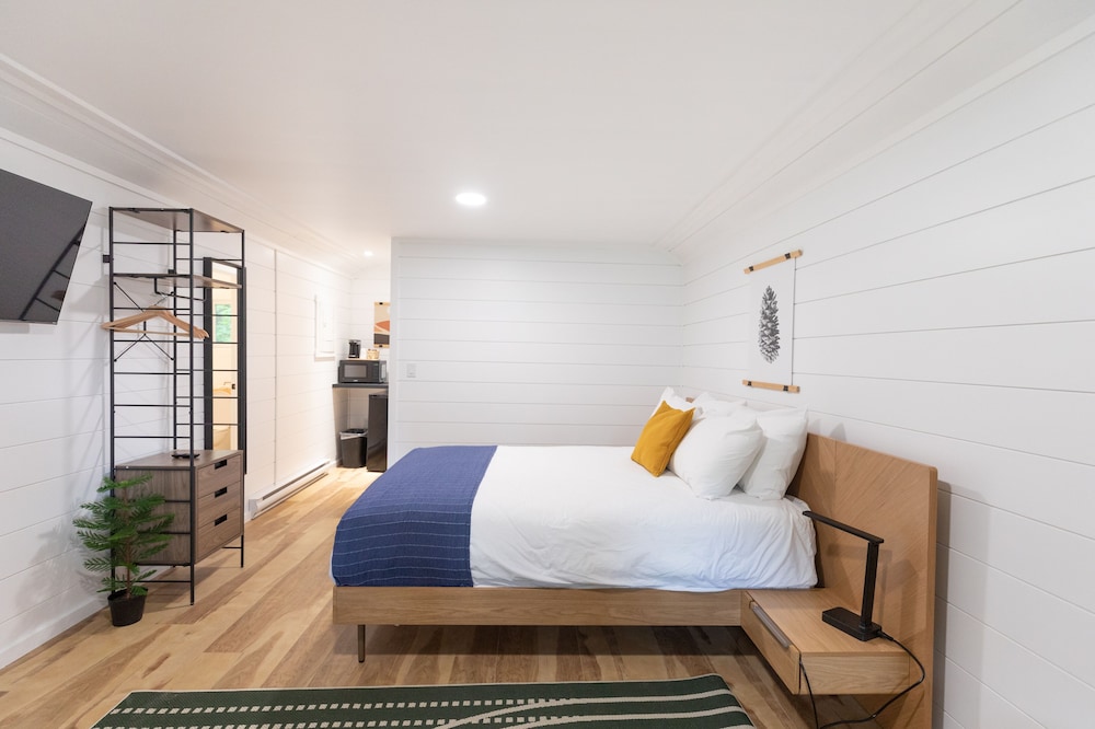 Standard Cabin, 1 Queen Bed, Garden View photo 1