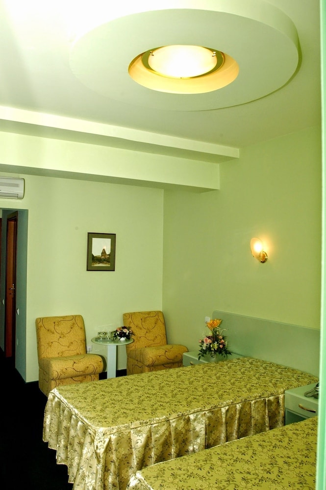Standard Room photo 2