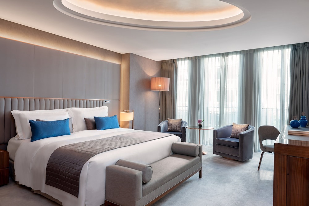 Superior Room, 1 King Bed